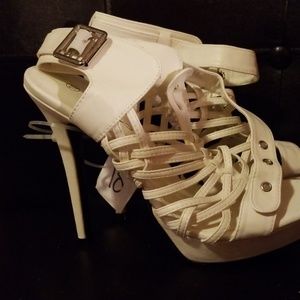 BEYOND womens heels